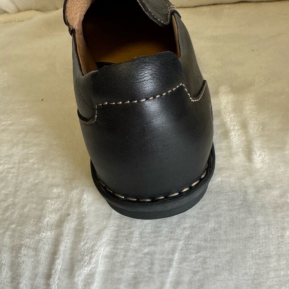 Børn navy leather slip-on mens rubber soled loafers/shoes.  Size 11/45 M/W. - Picture 5 of 8